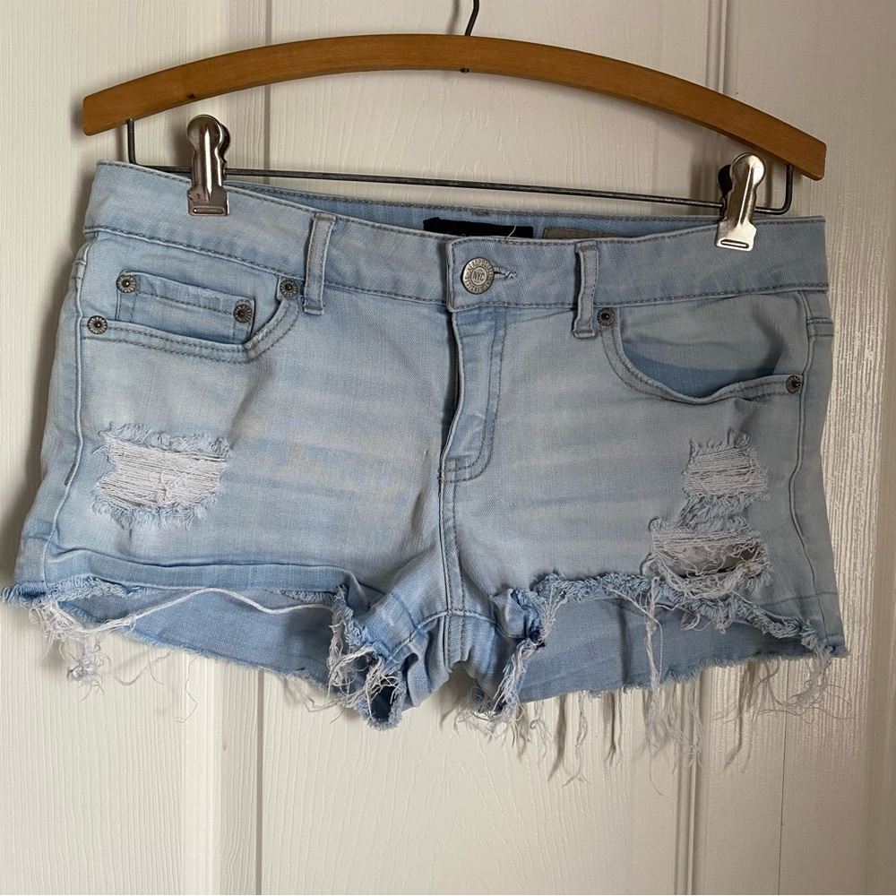 Aeropostale Light Wash Distressed Fringe Shorty Low Rise Jean Shorts 8 Retro Y2K